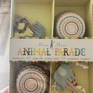 Sue La Table Animal Parade Cupcake Kit Brand New